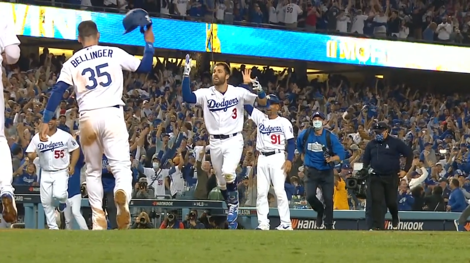WILD CARD WALK-OFF! Chris Taylor homers to send the Dodgers to the