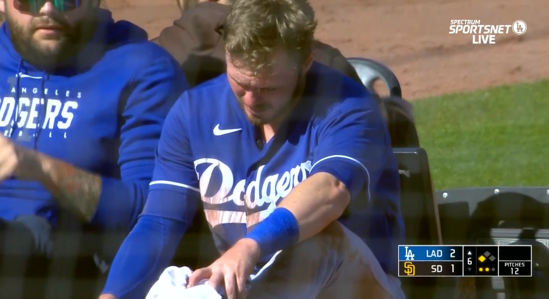 Update] Gavin Lux carted off due to ACL tear in right knee after stumbling  while running the bases – Dodgers Digest