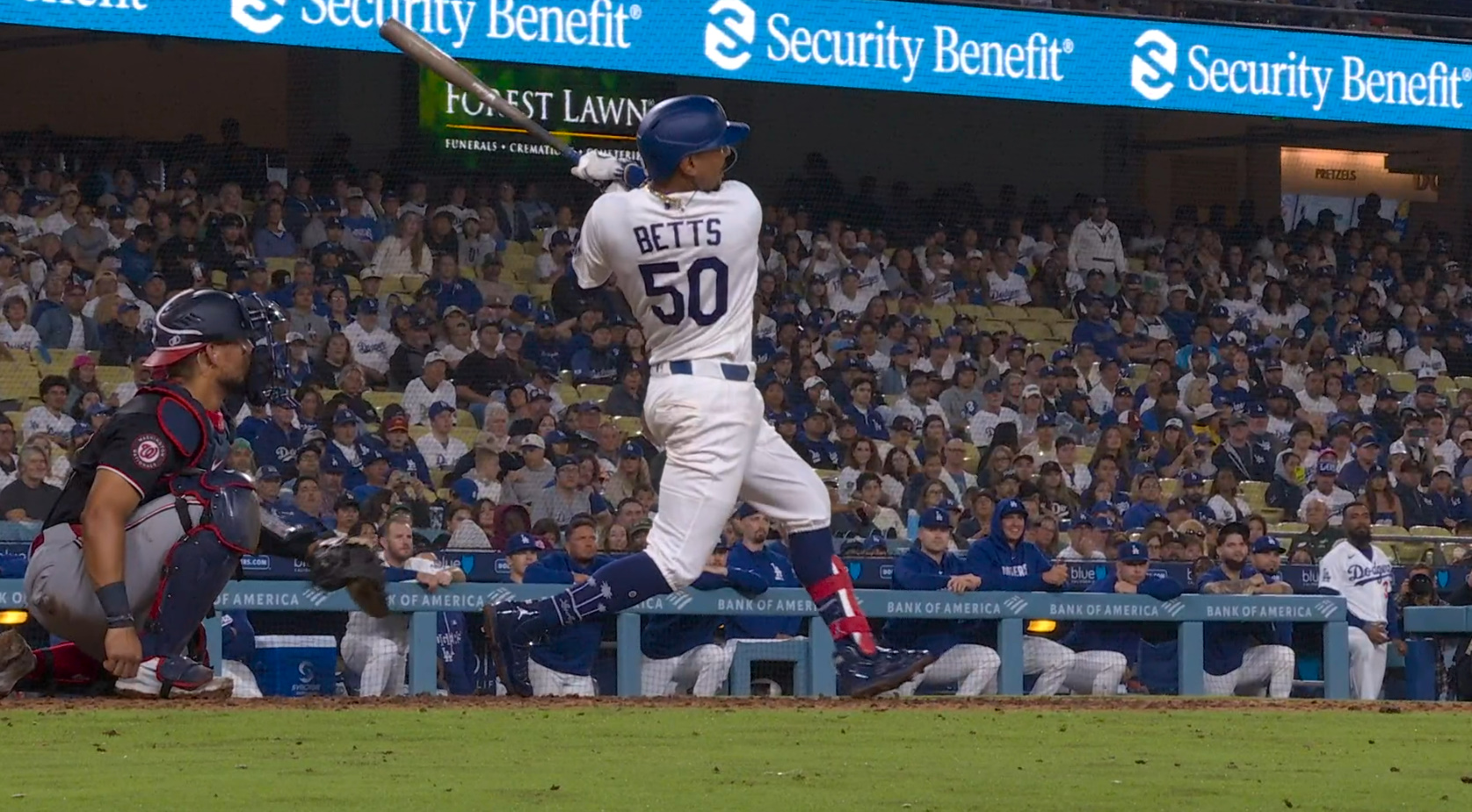 Mookie Betts Stays Hot, Leads Dodgers to Sweep Nationals